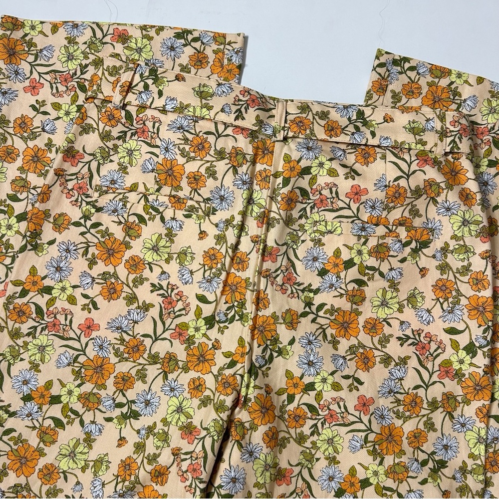 NWT (size 4) Loft Belted Sutton Kick Crop Pants in Floral - Picture 4 of 9